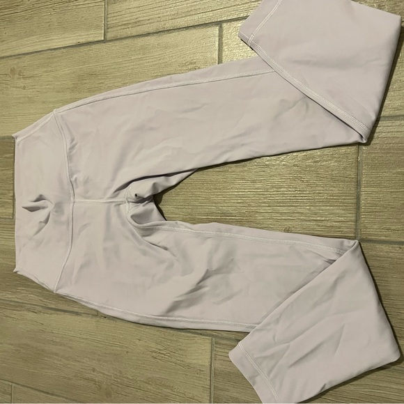 Like new lululemon lavender wunder unders! - Picture 1 of 3